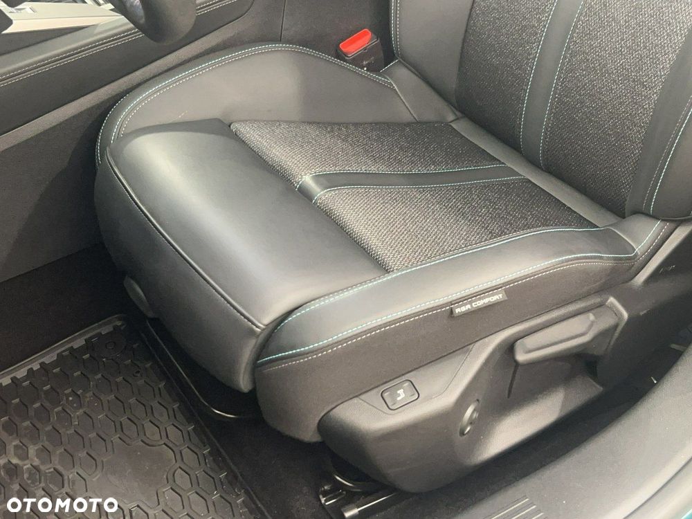 Peugeot 308 1.5 BlueHDi Business S&S EAT8 - 17