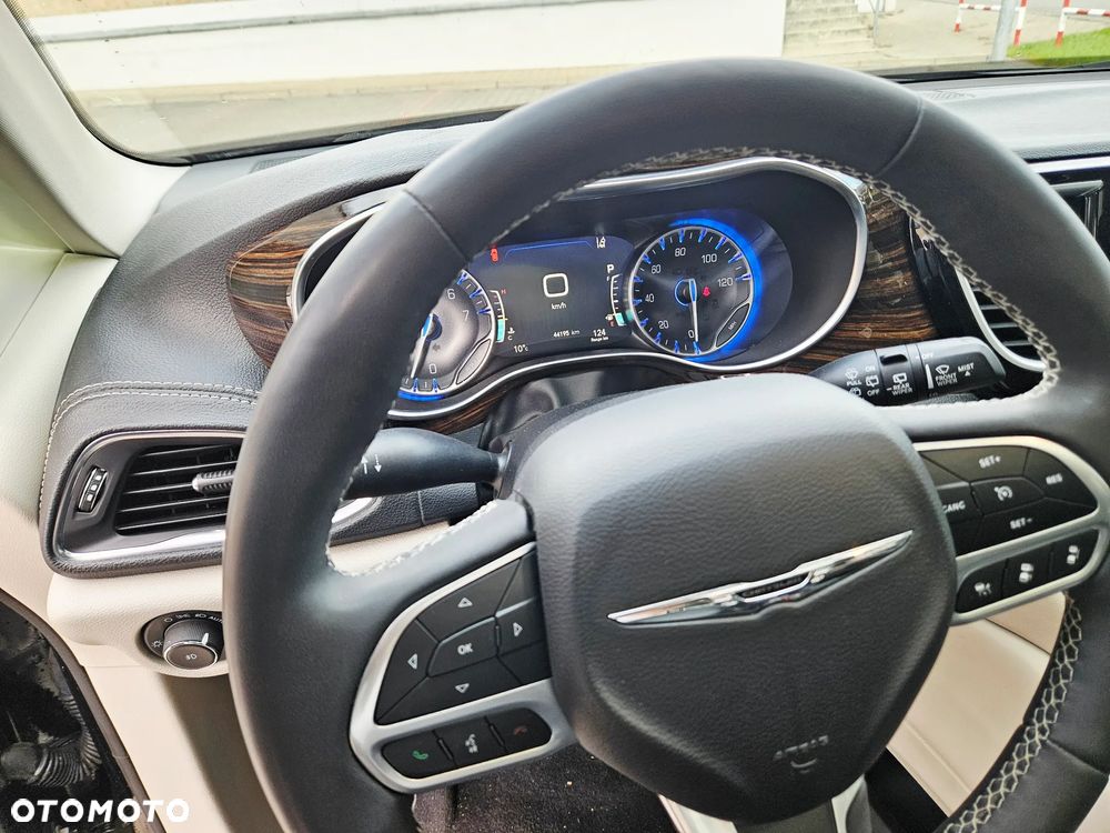 Chrysler Pacifica - 8
