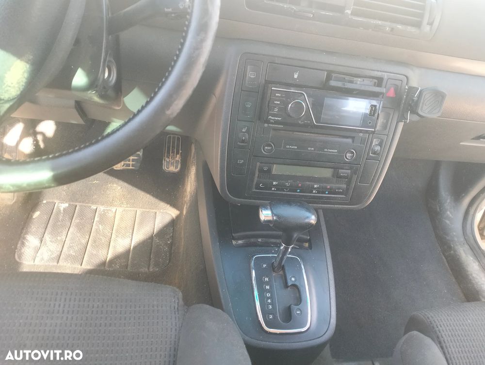 Volkswagen Sharan 1.9TDI Basis Aut - 6