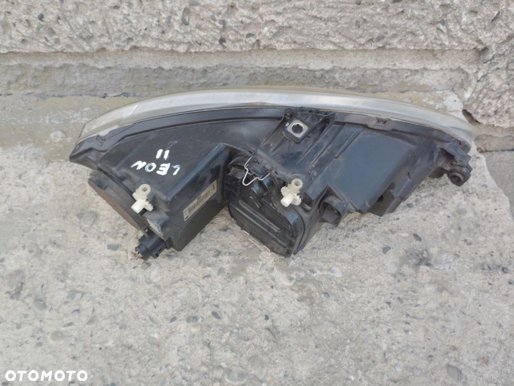 LAMPA PRZEDNIA LEWA SEAT LEON II 05/09r - 6