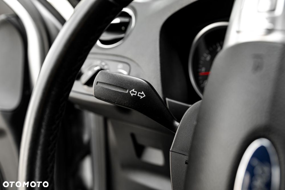 Ford S-Max 2.5 Titanium - 32