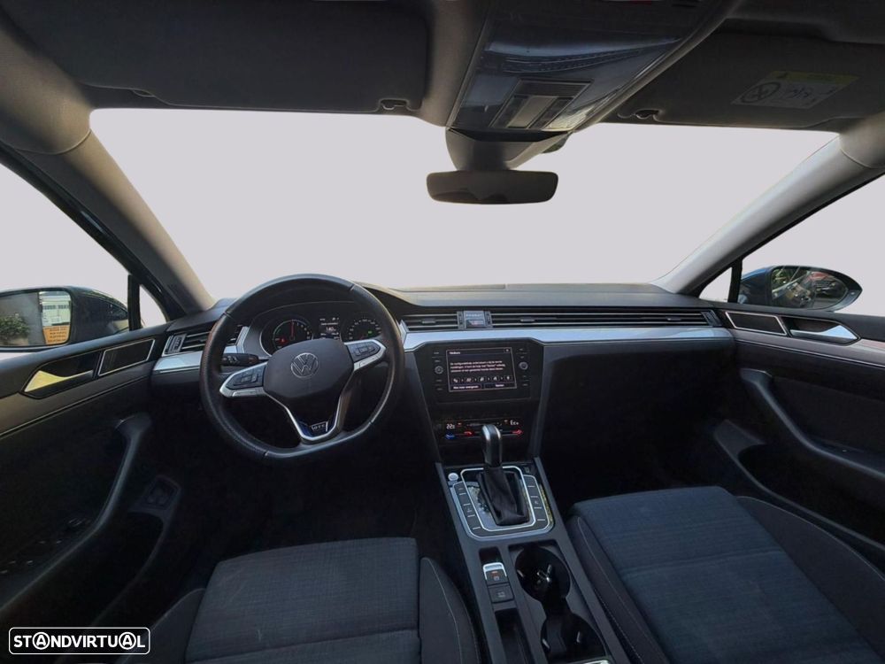 VW Passat - 10