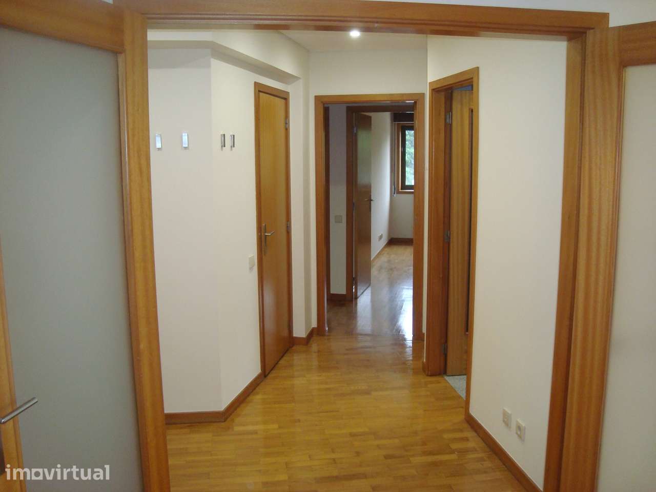 Apartamento T3 com Garagem no Centro de V.N. de Famalicão - Grande imagem: 2/20