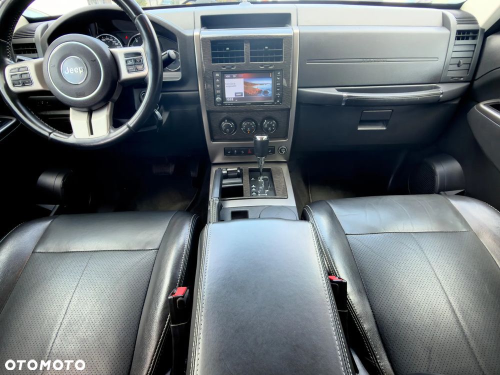 Jeep Cherokee - 16