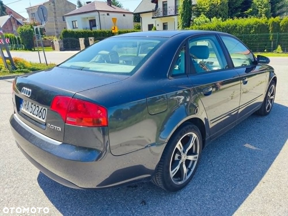 Audi A4 Limousine - 3