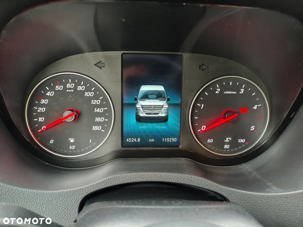 Mercedes-Benz Sprinter - 9