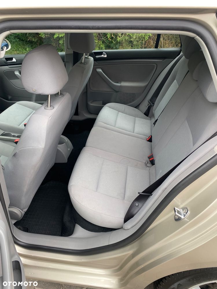 Volkswagen Golf 1.6 Comfortline - 11