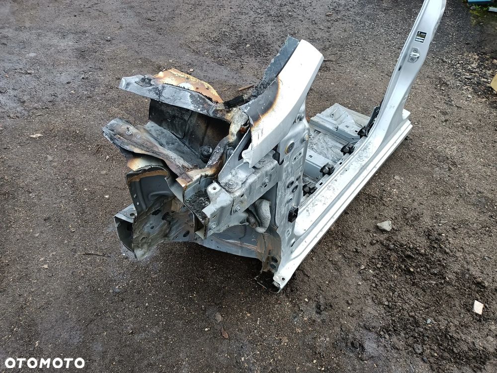 SŁUPEK LEWY Z PROGIEM RENAULT CLIO V TED69 - 1