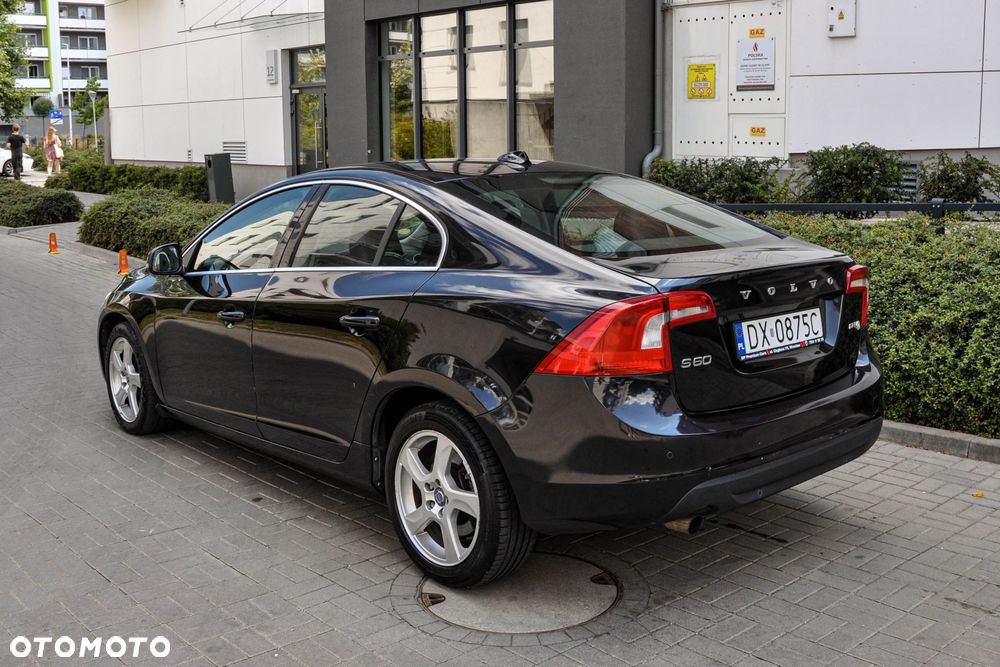 Volvo S60 D2 Momentum - 3