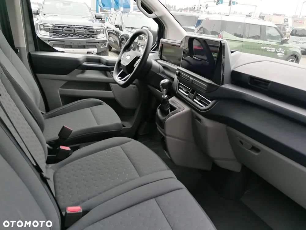 Ford CUSTOM VAN LIMITED - 16