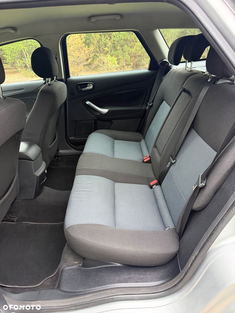Ford Mondeo 1.8 TDCi Ambiente - 13