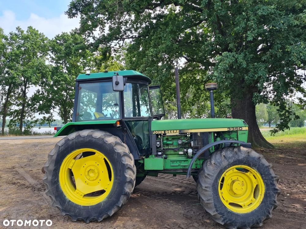 John Deere 3350 - 3