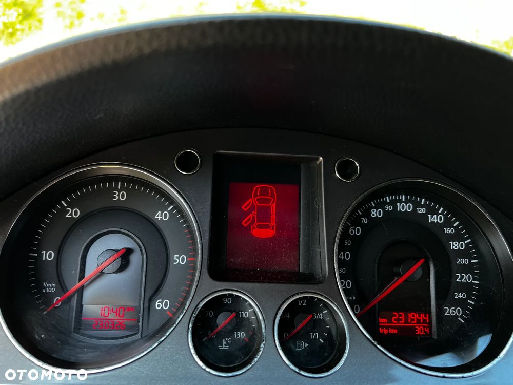 Volkswagen Passat 1.9 TDI DPF BlueMotion - 6