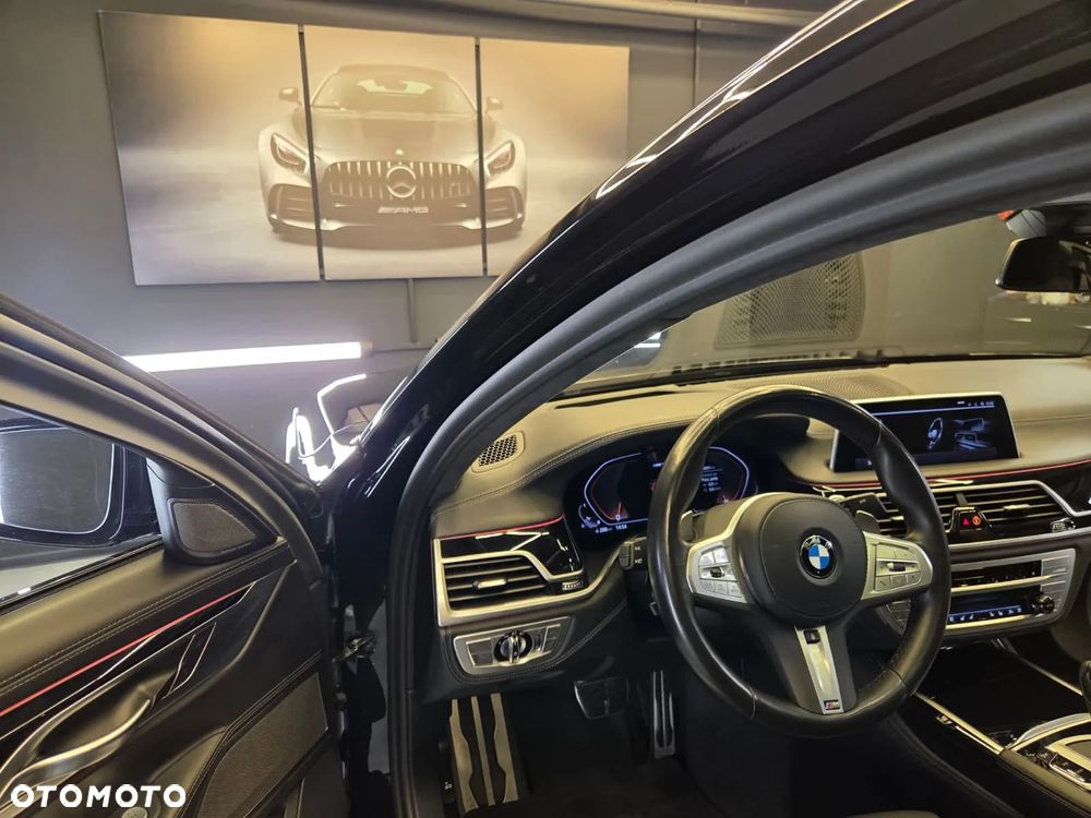 BMW Seria 7 M760Li xDrive - 15