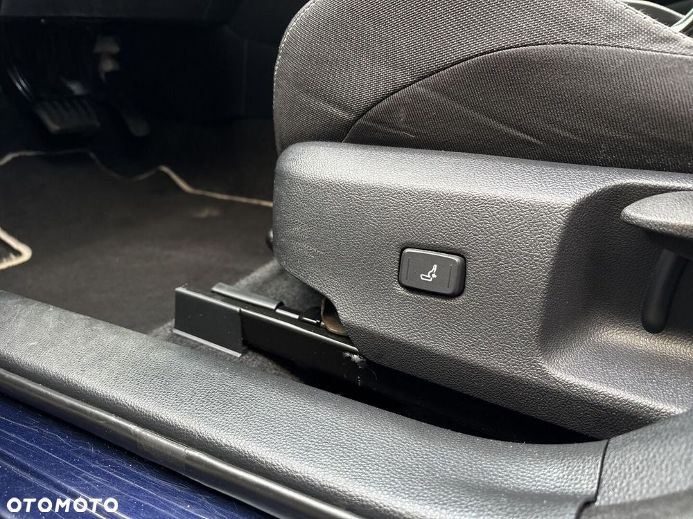 Toyota Corolla 1.8 Hybrid Comfort - 23