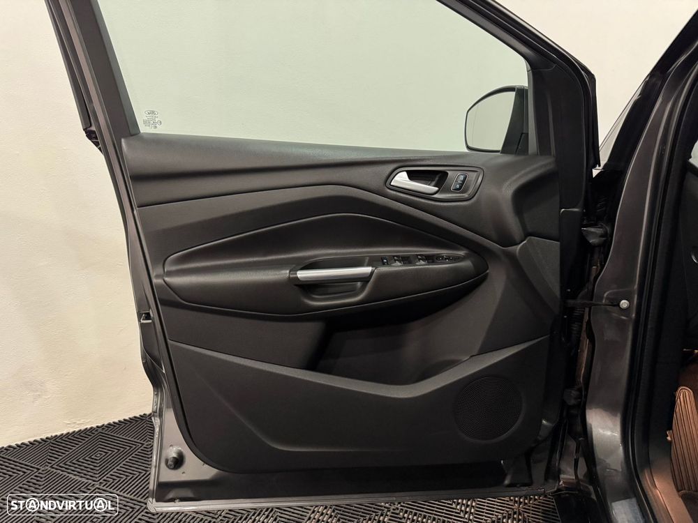 Ford Kuga 1.5 TDCi ST-Line Limited Edition - 48