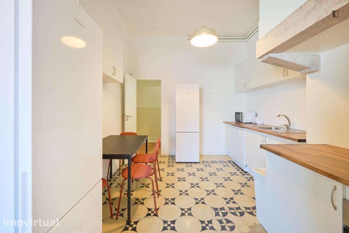 Quarto - localizado em Alameda Lisbon - Grande imagem: 4/24