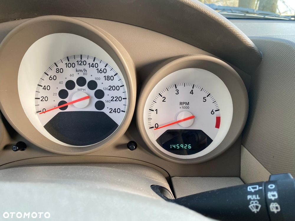 Dodge Caliber - 16