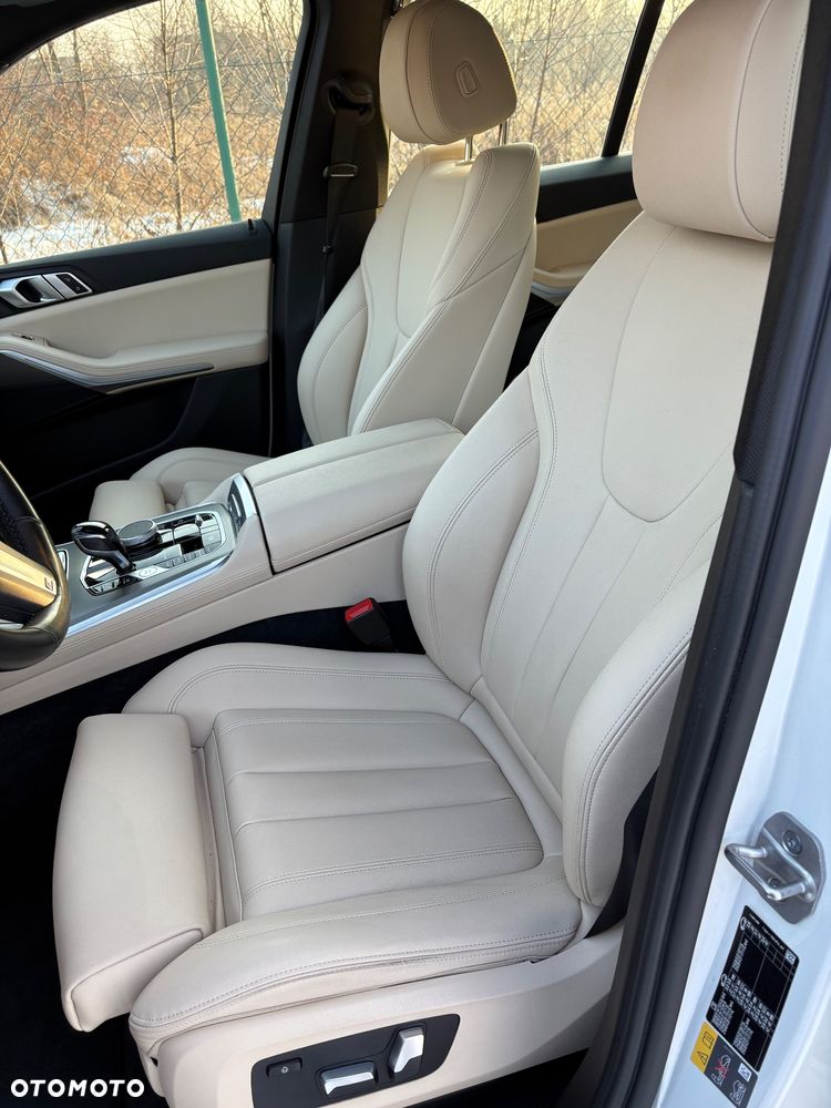 BMW X5 xDrive45e - 28