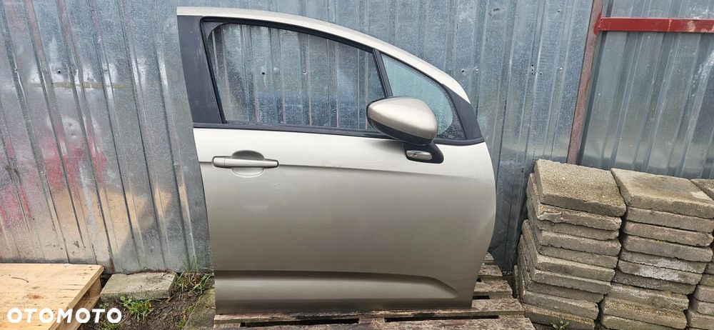 Drzwi przednie prawe Citroen C3 II KCHC (BDB)