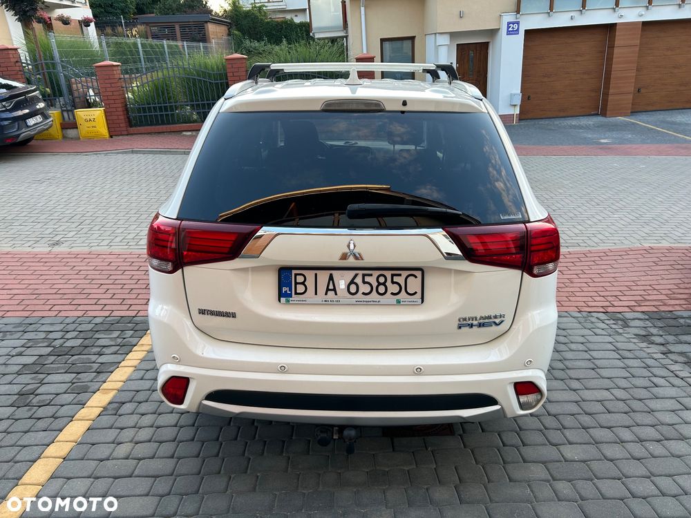 Mitsubishi Outlander - 6