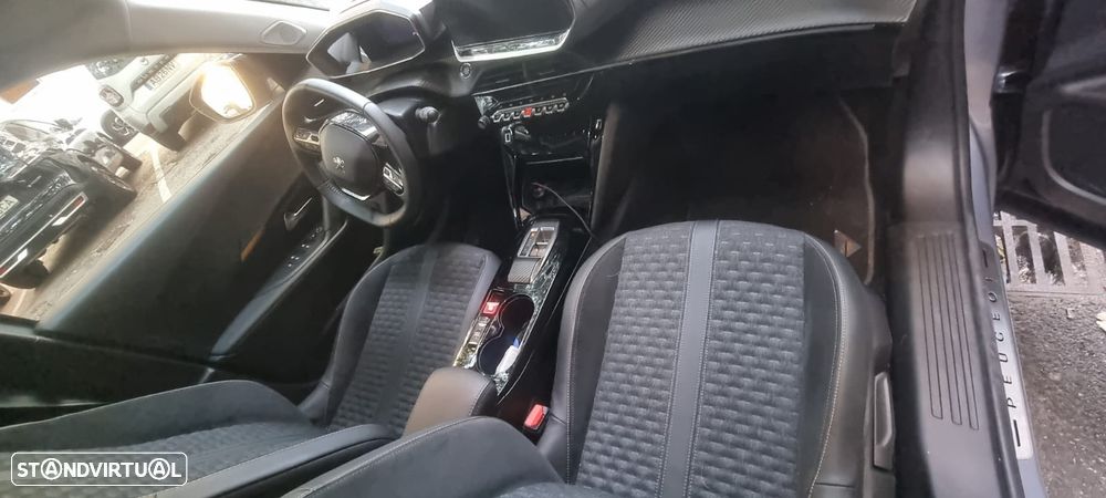 Peugeot e-2008 — fotografia 7