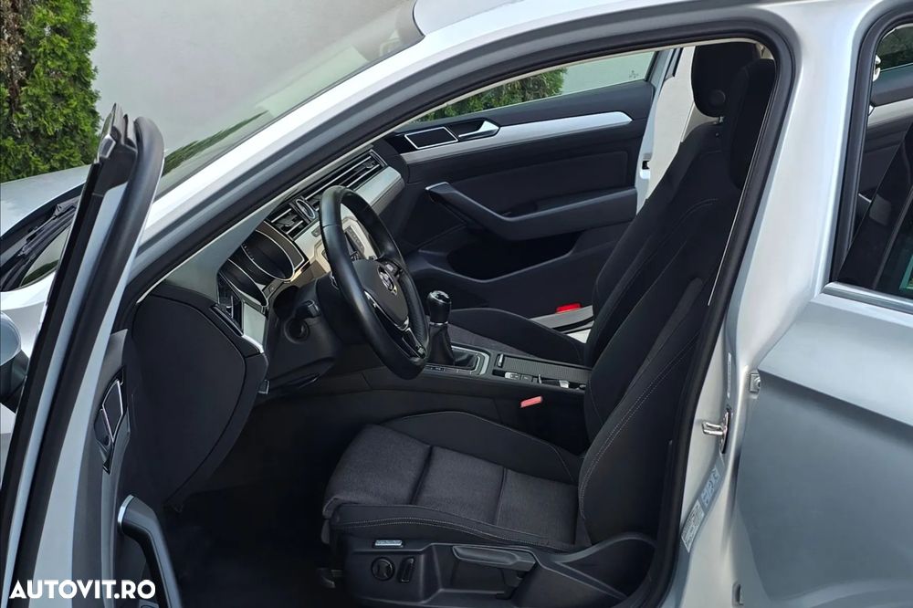 Volkswagen Passat 2.0 TDI Comfortline - 19