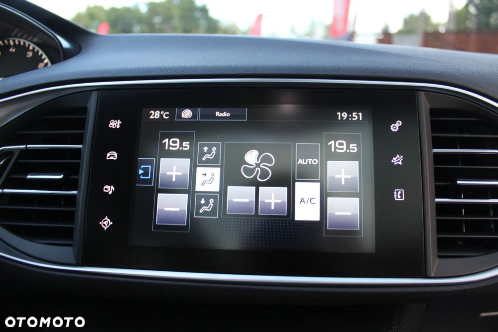Peugeot 308 1.2 PureTech Allure S&S - 27