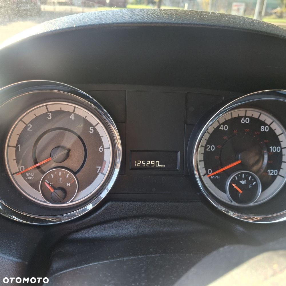Dodge Caravan - 8