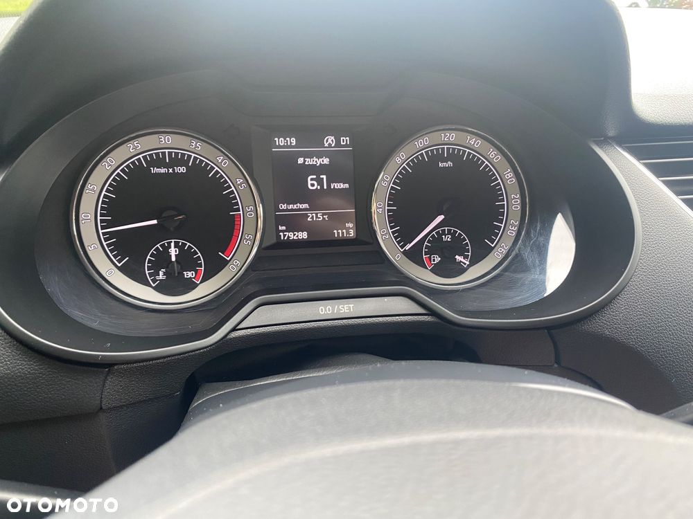 Skoda Octavia 1.6 TDI Ambition DSG - 9