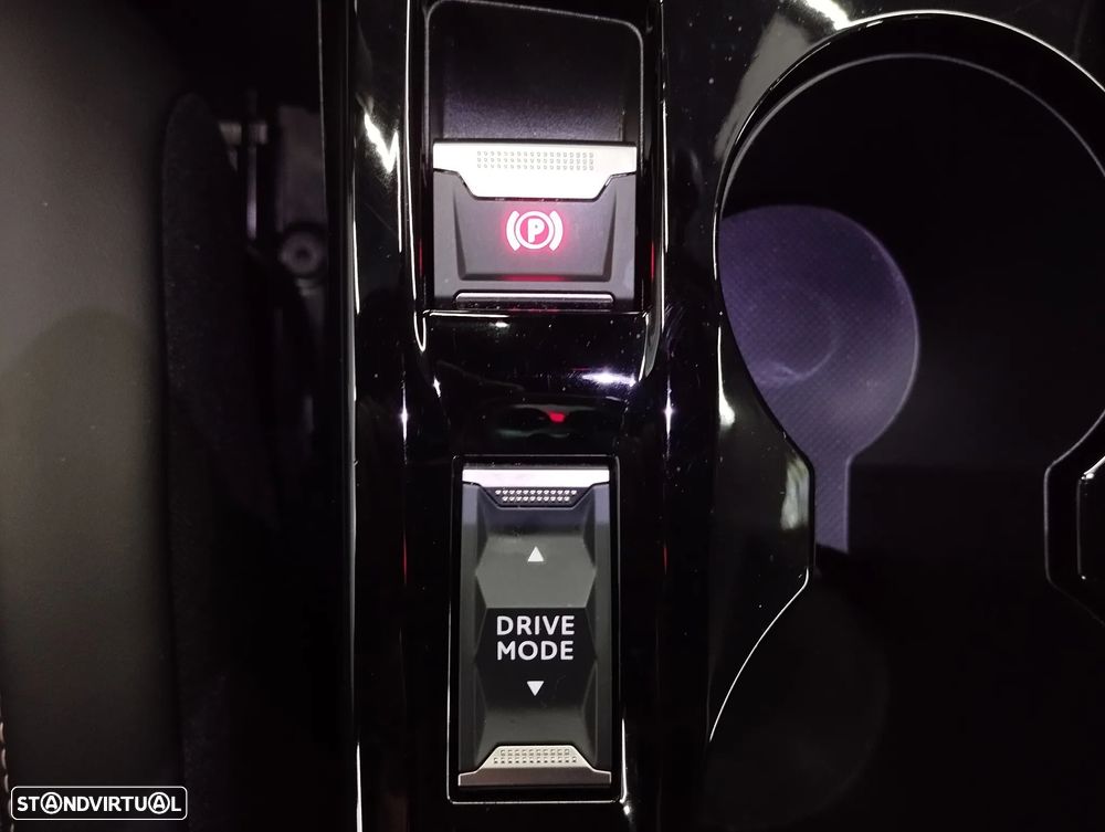 Peugeot 2008 1.2 Hybrid Allure e-DCS6 - 38