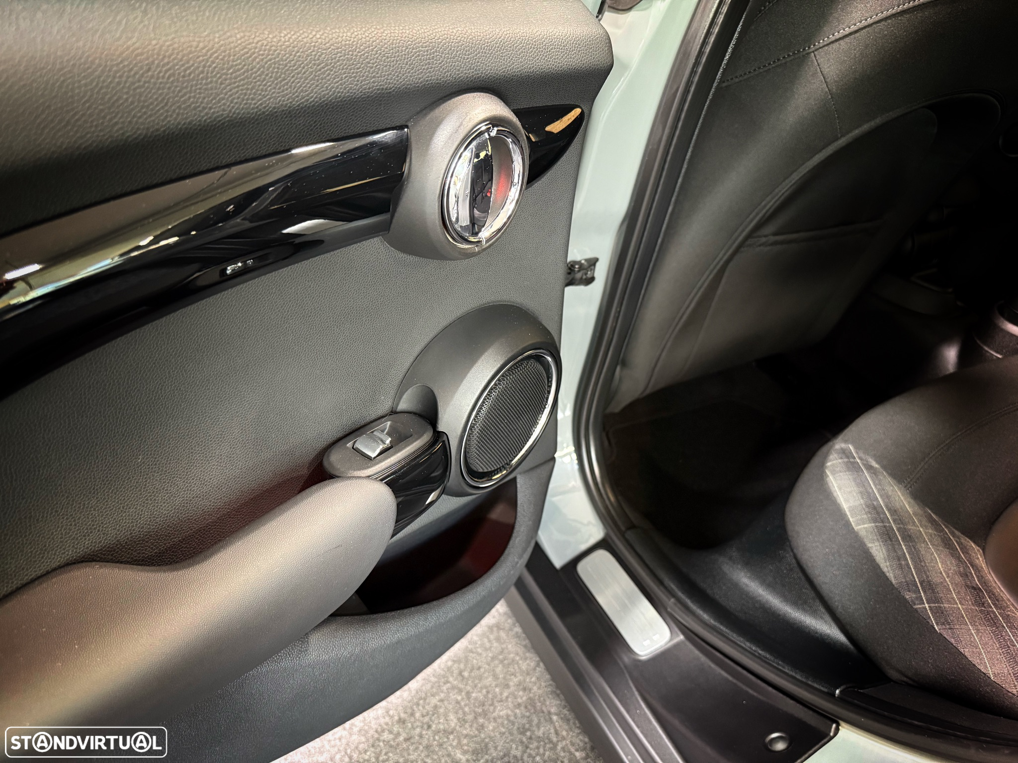 MINI 5 Portas Cooper D - 20