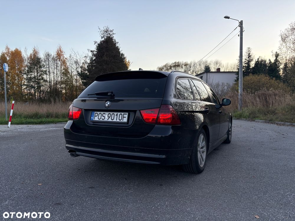 BMW Seria 3 318d Touring Luxury Line - 7