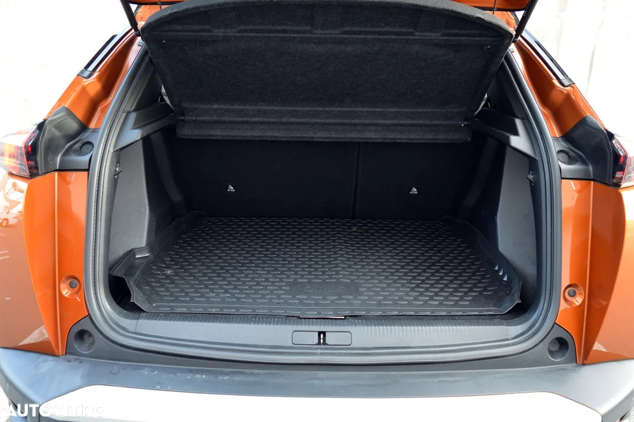 Peugeot 2008 PureTech 155 EAT8 GT Pack - 22