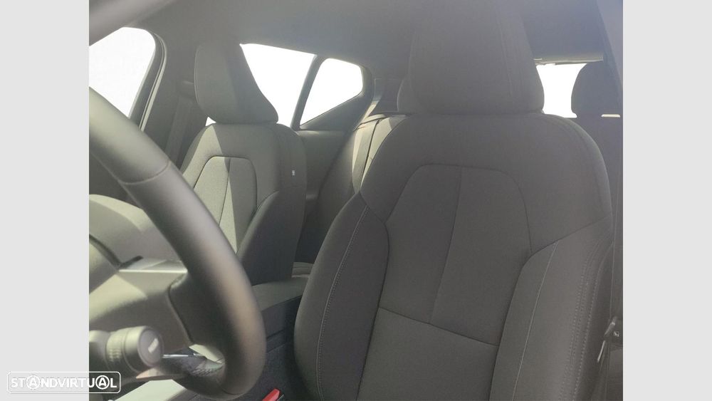 Volvo EX40 82 kWh Single Motor Extended Range Plus - 11