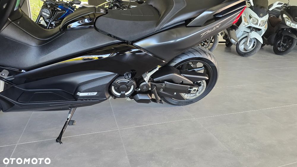 Yamaha Tmax - 14