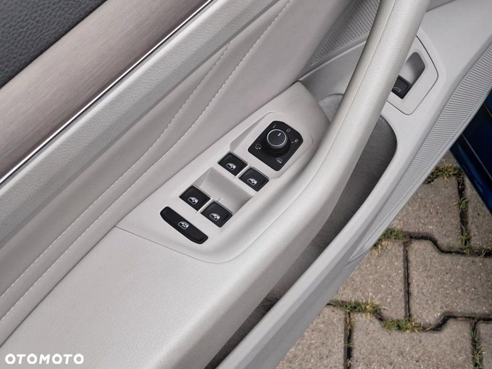 Volkswagen Passat - 15