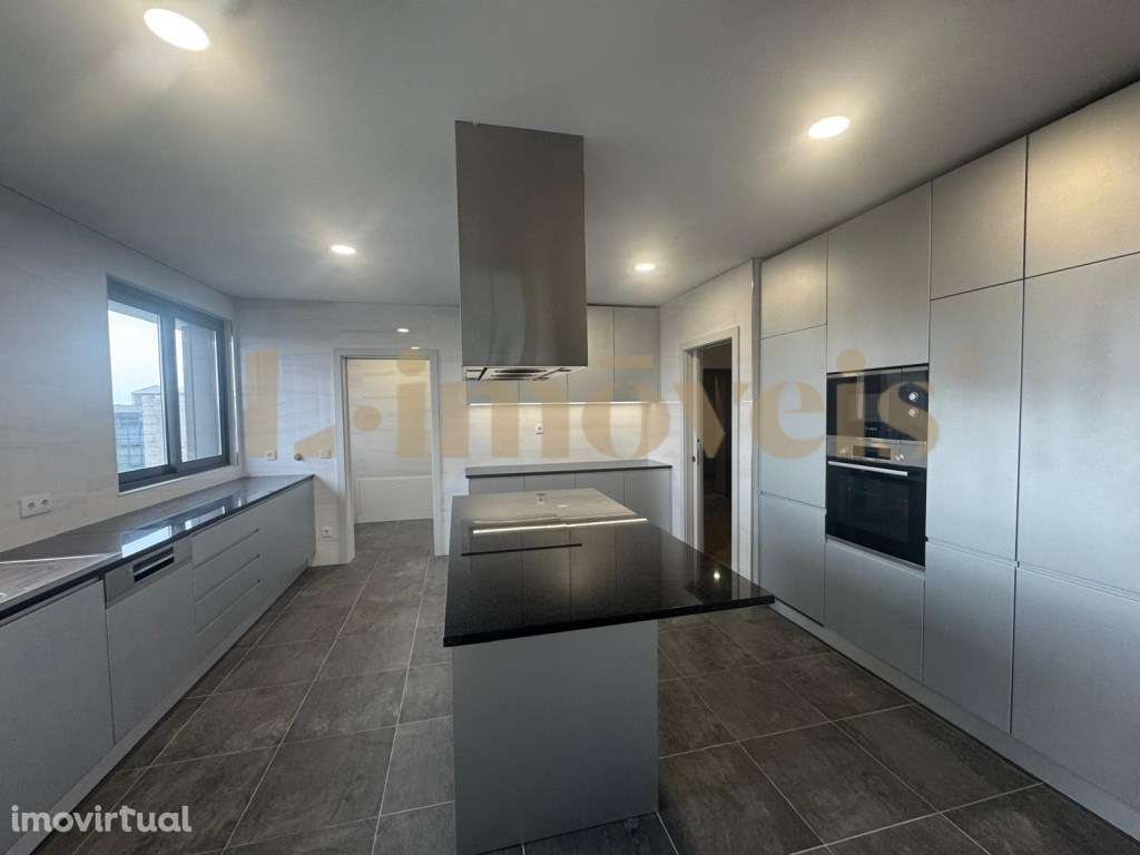 APARTAMENTO T4, NOVO COM TERRAÇO, NA BOAVISTA, PORTO. - Grande imagem: 3/12
