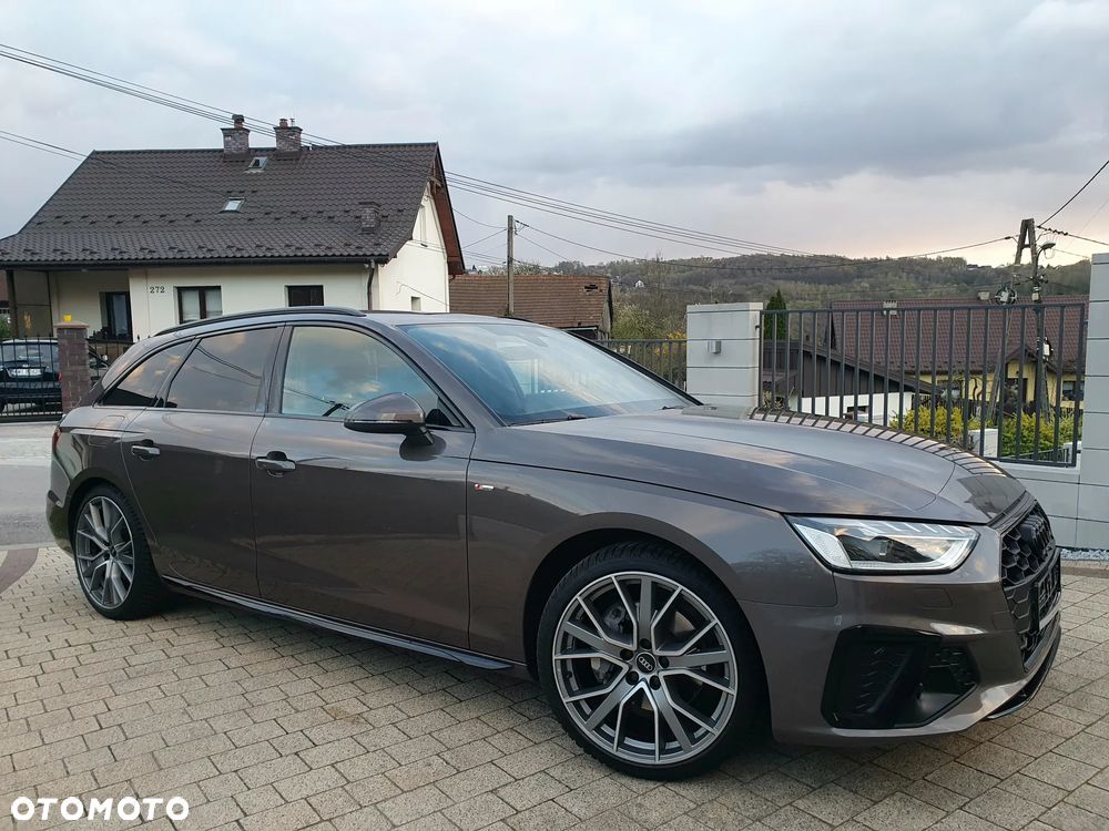 Audi A4 Avant 40 TDI quattro S tronic S line - 40