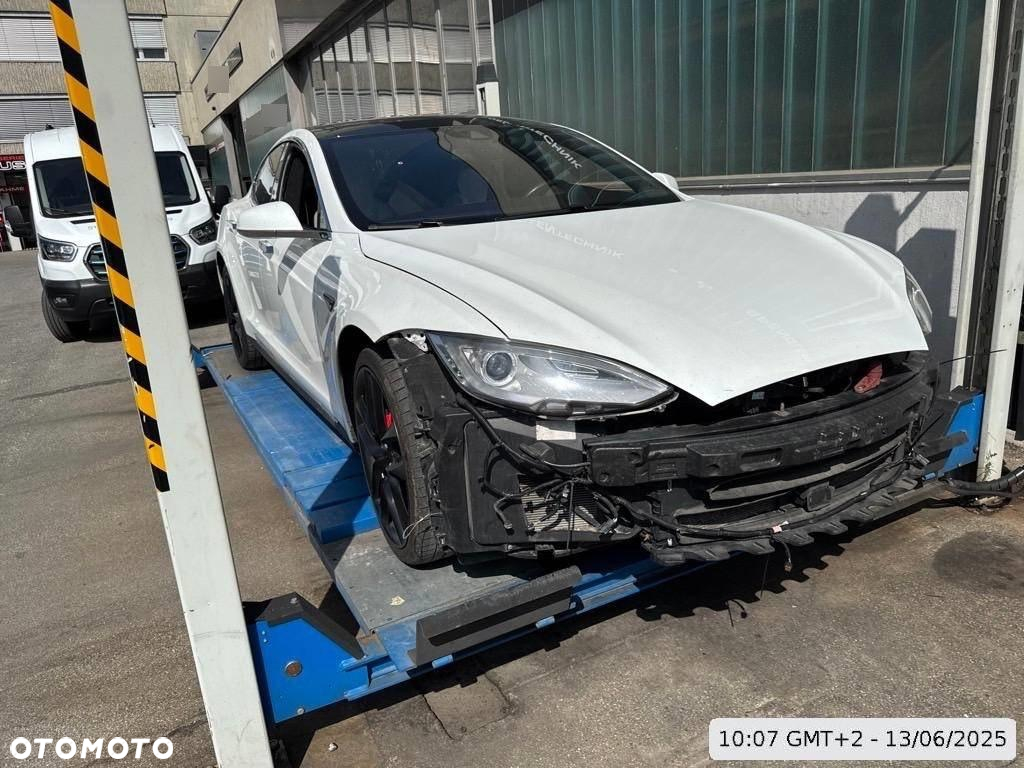 Tesla Model S Performance - 4