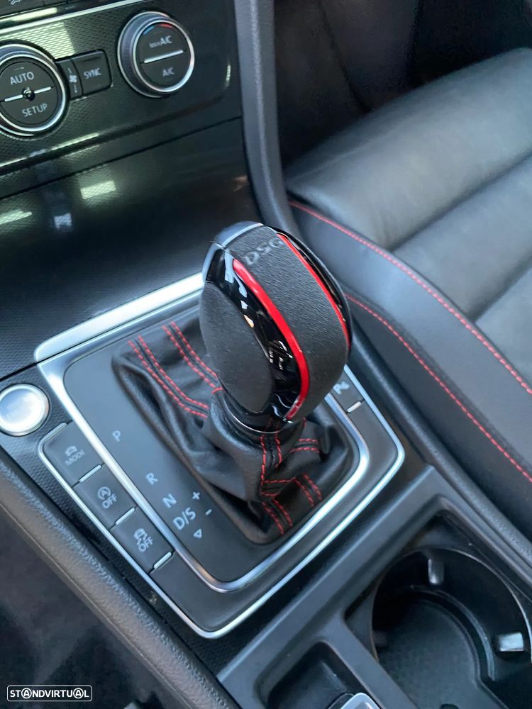 VW Golf 2.0 GTi DSG Edition 30 - 16