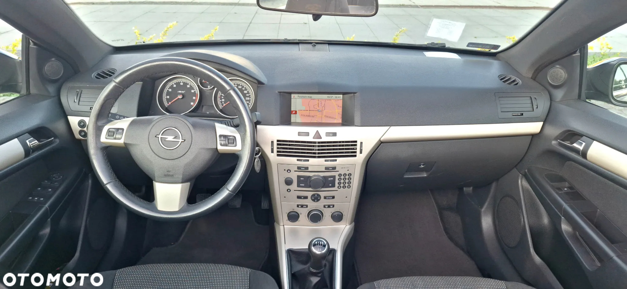 Opel Astra TwinTop 1.8 Enjoy - 28