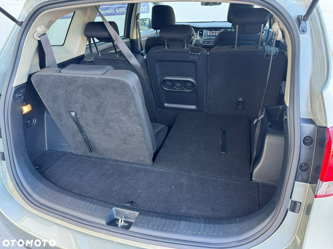 Kia Carens - 24