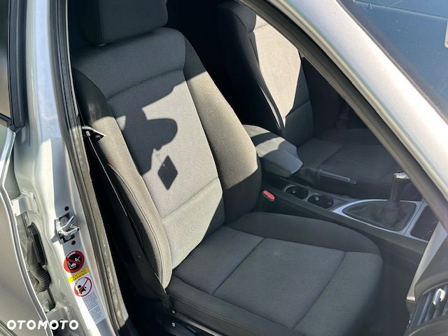 BMW Seria 1 118d - 11