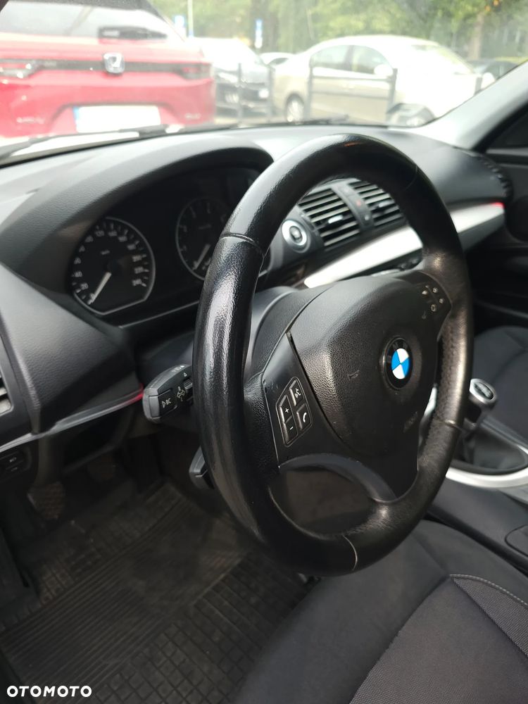 BMW Seria 1 116i - 8
