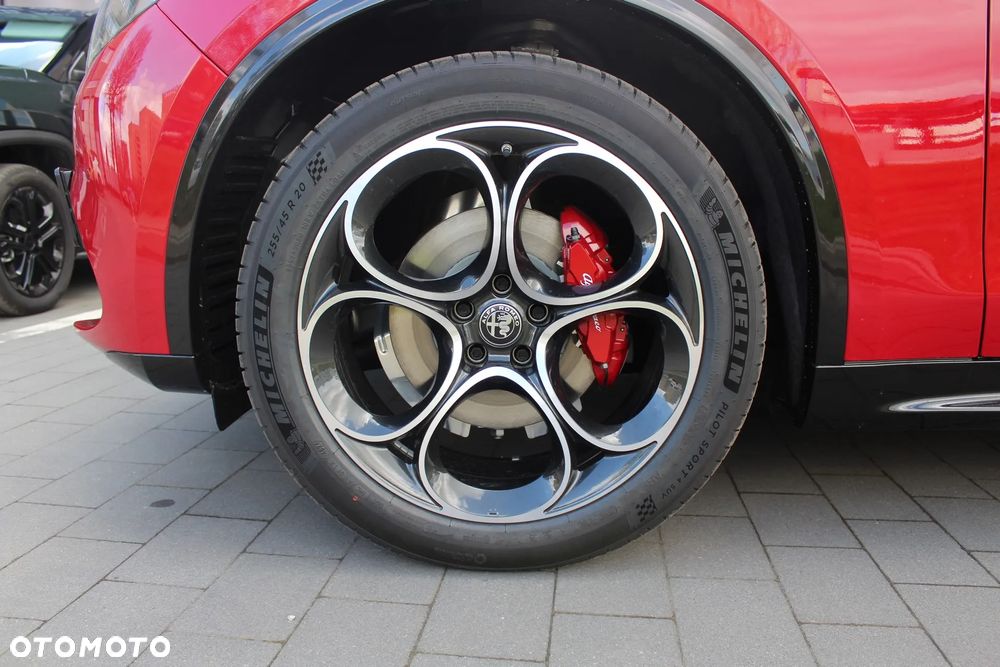 Alfa Romeo Stelvio 2.0 Turbo Veloce Q4 - 17