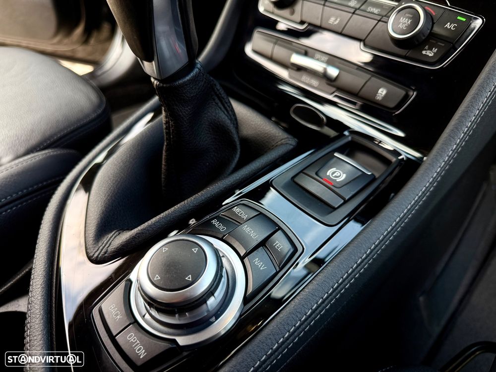 BMW 216 Active Tourer d Line Sport - 32