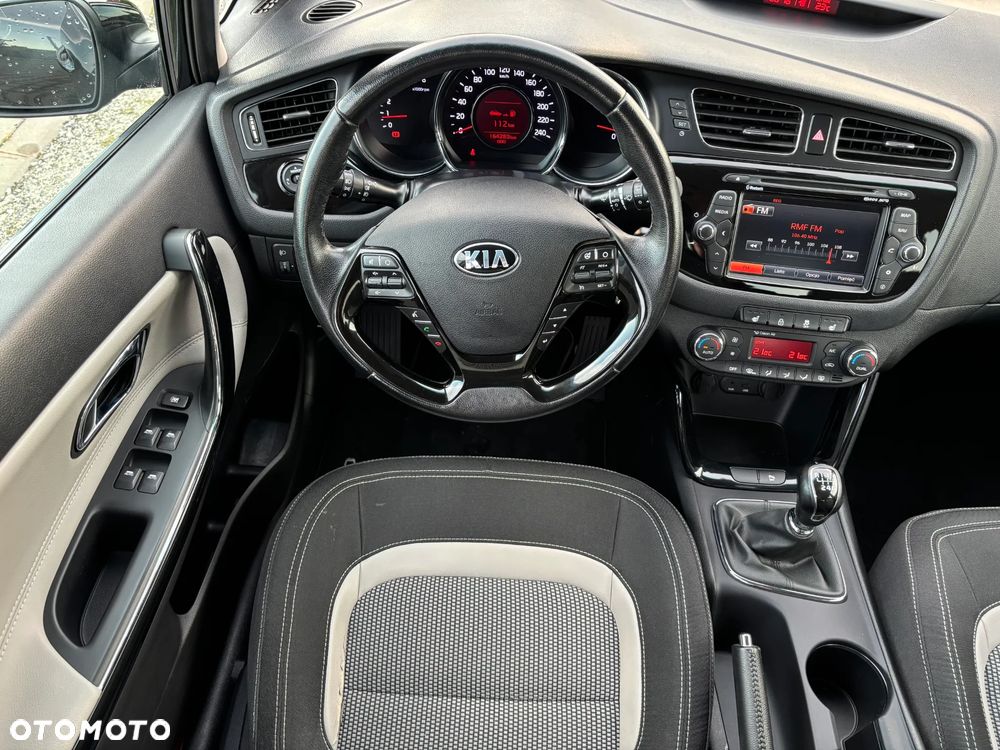 Kia Ceed 1.6 CRDi 128 ISG Dream Team Edition - 20