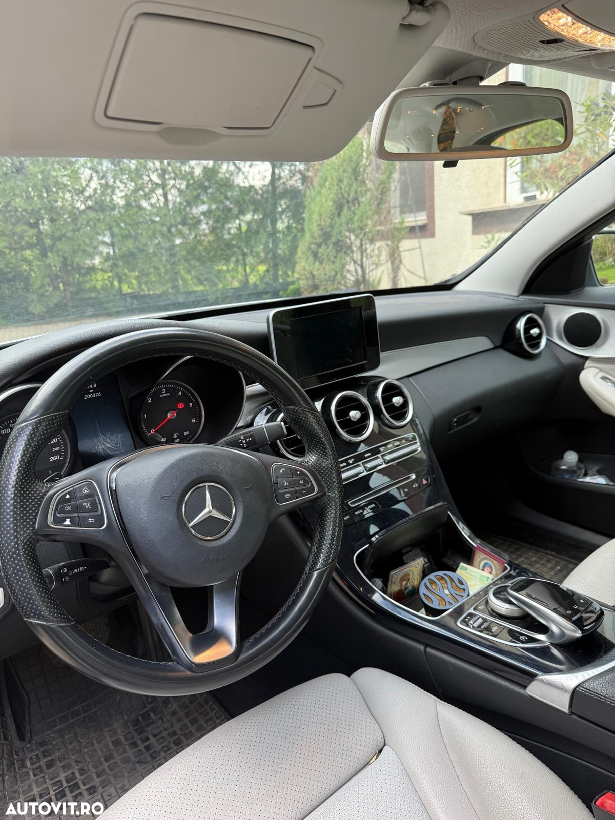 Mercedes-Benz C - 9