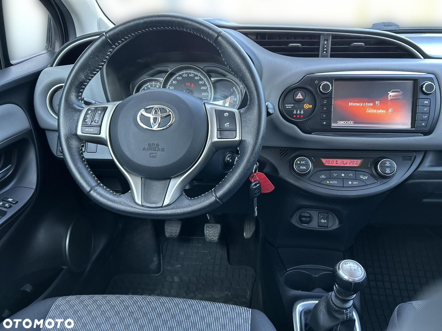 Toyota Yaris - 12
